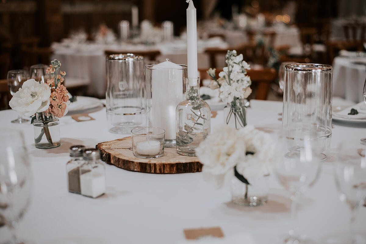 Hochzeit Scheune Tischdeko